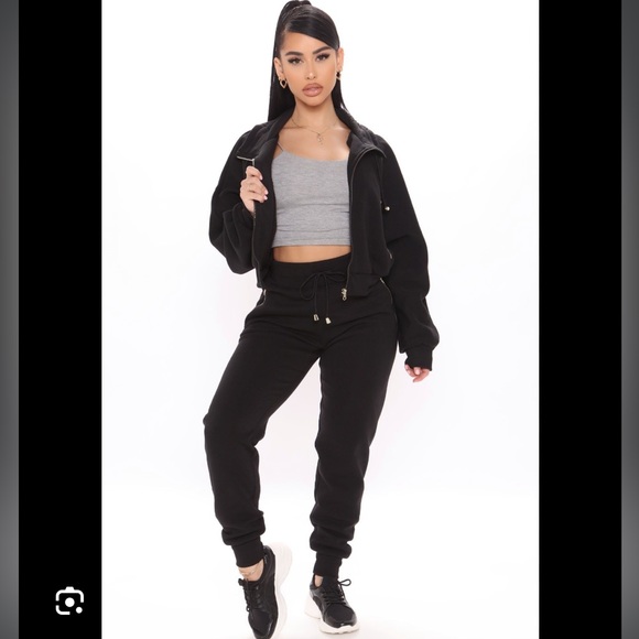 NWT- Fashion Nova Zip Up Jacket and Jogger Pants - Picture 1 of 8